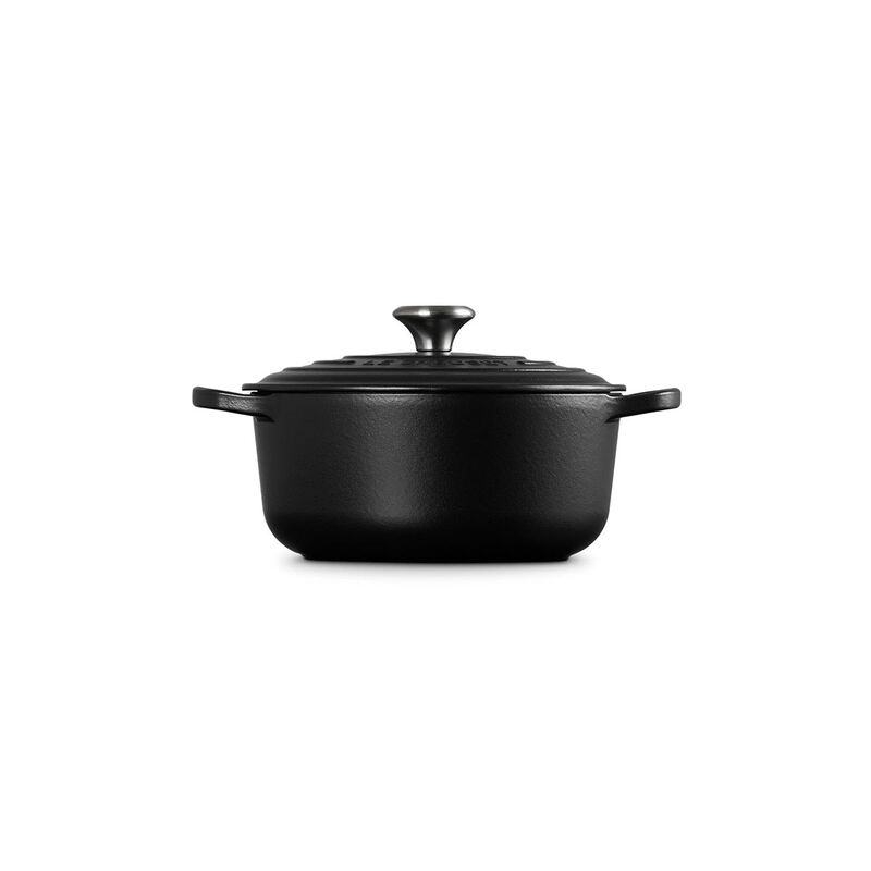 Le Creuset Signature Cast Iron Round Casserole 20cm image number 30